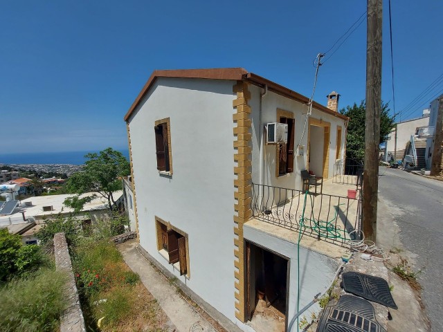 3 + 1 detached house for sale in Lapta başpınar within 746 meters2 of land with excellent sea views ** 