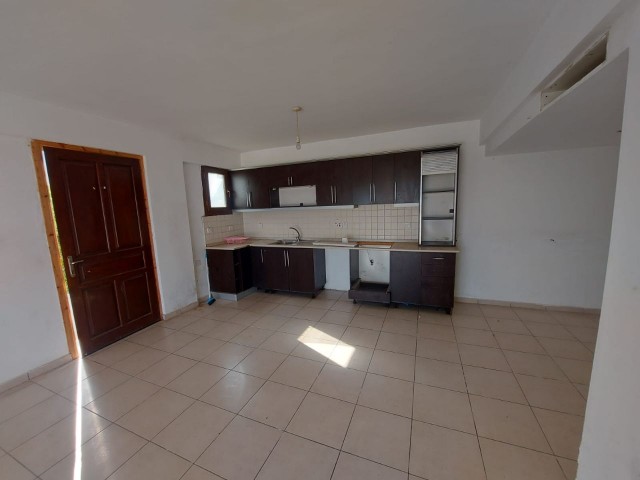 2+1 FLAT FOR SALE IN ALSANCAK, KYRENIA WITH MOUNTAIN AND SEA VIEW (05338419808 )HÜLYA ÖNCAL