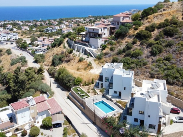 Penthouse zu verkaufen in einem Komplex mit einem Pool von 8 Wohnungen mit einfachen Zugang in Alsancak, 2 Bäder, Mehrwertsteuer bezahlt, Dachterrasse, die zu der Wohnung 2 + 1 Penthouse zu verkaufen  ** 