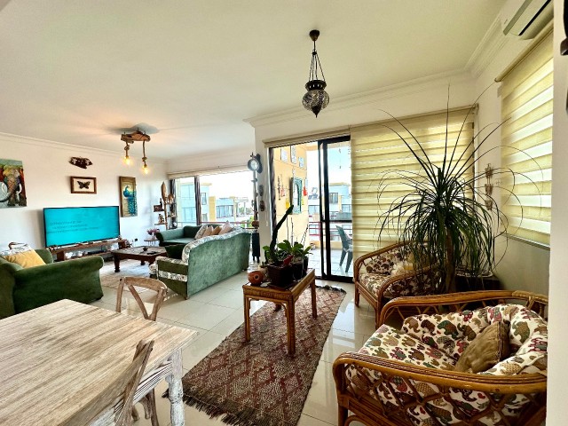 UNFURNISHED 3+1 flat for sale with sea view in Lapta, within walking distance to the market and the bus stop, in a complex with a shared pool