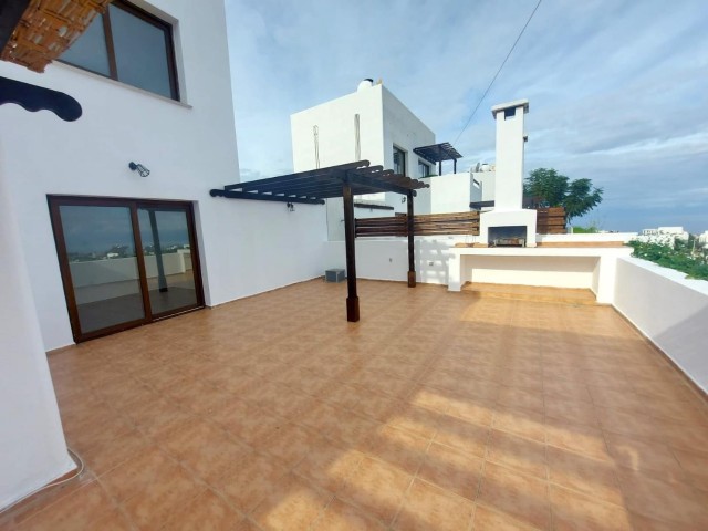 Duplex 3+1 penthouse flat for sale in a decent area in Alsancak, in a site with a shared pool