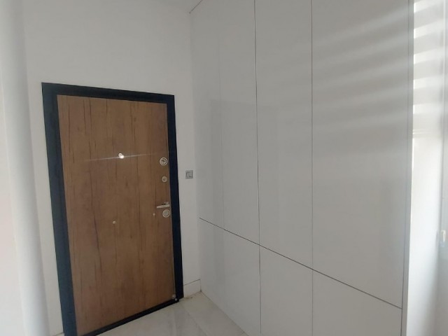 Bellapais te deniz manzaralı yeni eşyalı 3 + 1 kiralık daire