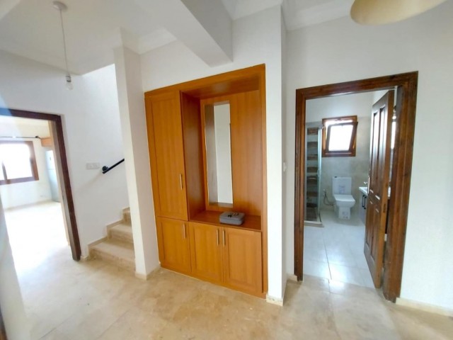 3+1, 3 bathroom villa for sale on half an acre of land with mountain and sea views and pool in Çatalköy