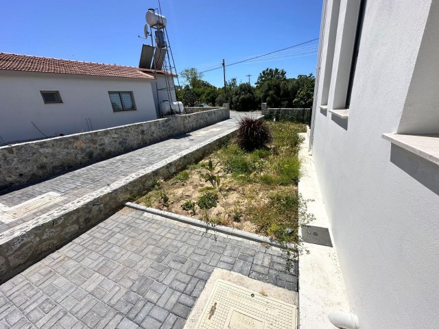 Bezugsfertige freistehende Maisonette-Villen mit privatem Pool zum Verkauf in großartiger Lage in Kyrenia / Karşıyaka.