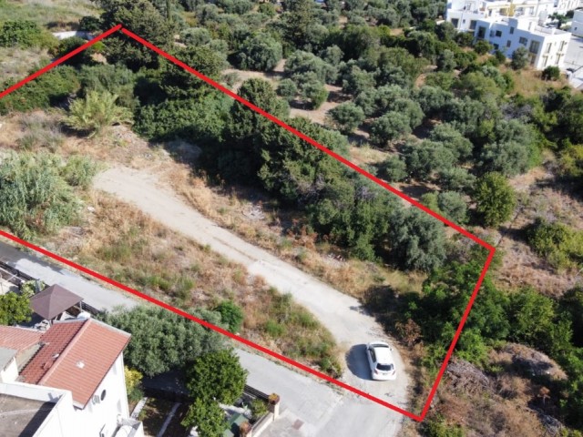 Lapta‘da  170 m2 dört villa projesi onaylanmış  satılık arazi