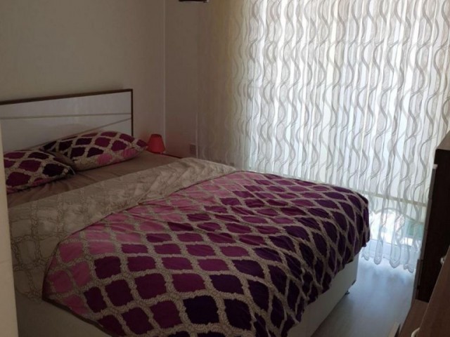 Girne merkezi lokasyonda  ana yola ve çarşıya yürüyüş mesafesinde kiralık 2+1 daire