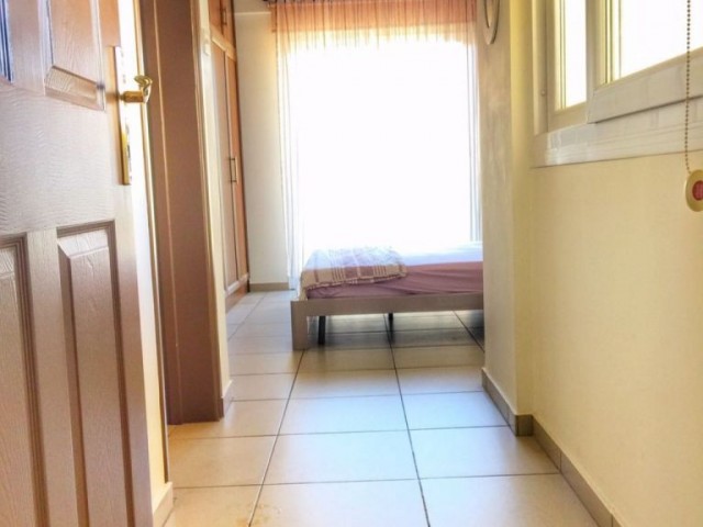 Girne merkezi lokasyonda  ana yola ve çarşıya yürüyüş mesafesinde kiralık muhteşem penthouse 