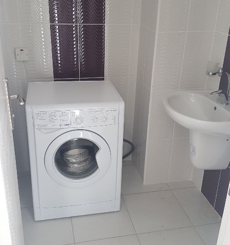 Karşıyaka'da kiralık 3+1  muhteşem dağ ve deniz manzaralı bahçeli villa