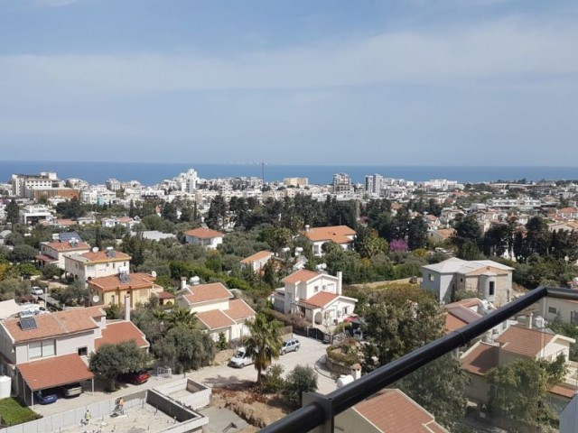 Girne merkezde dag ve deniz manzaralı satılık türk koçanlı 2+1 daire 