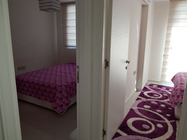 Girne merkezi lokasyonda  ana yola ve çarşıya yürüyüş mesafesinde kiralık 2+1 daire