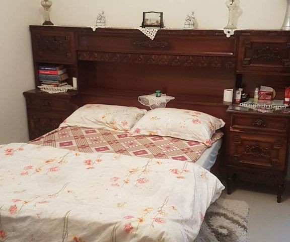 تخت برای اجاره in Karşıyaka, گیرنه