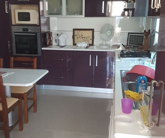 Flat To Rent in Karşıyaka, Kyrenia