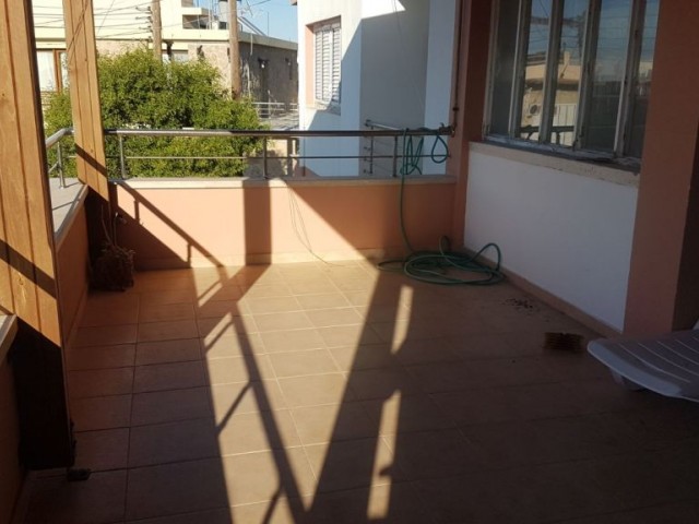 Flat To Rent in Karşıyaka, Kyrenia