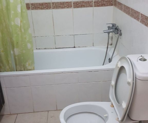 Flat To Rent in Alsancak, Kyrenia