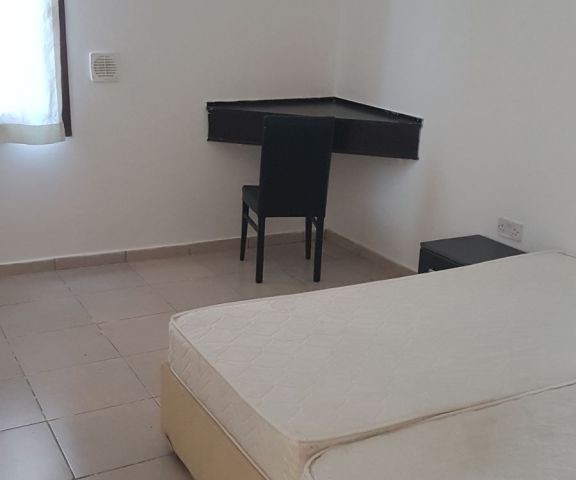 Flat To Rent in Alsancak, Kyrenia