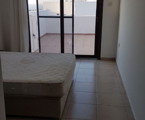 Flat To Rent in Alsancak, Kyrenia