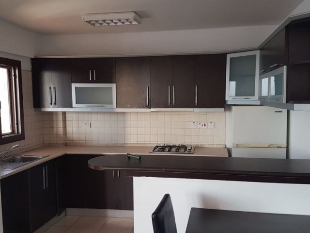 Flat To Rent in Alsancak, Kyrenia