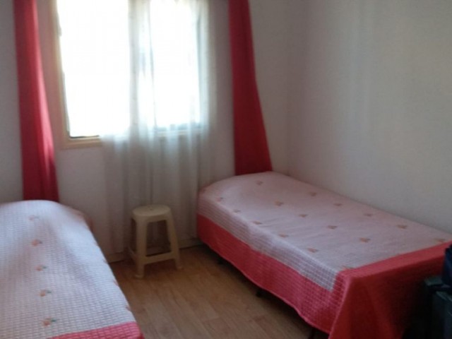 GİRNE MERKEZDE SATILIK DAİRE 2+1 