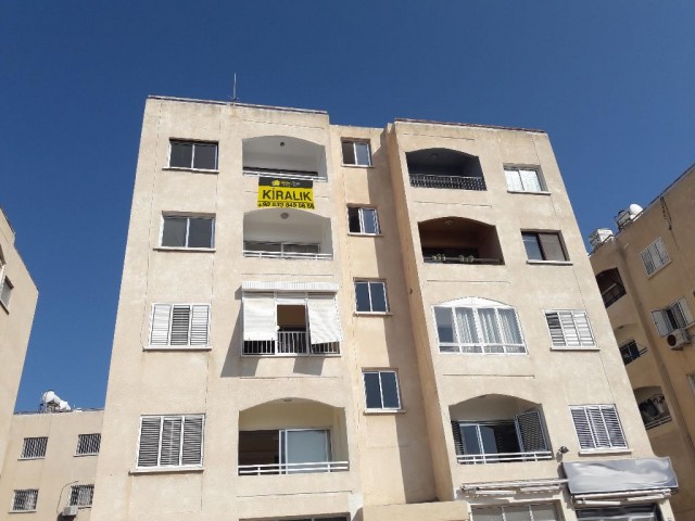 Doğu Akdeniz Üniversitesine 150 metre mesafede Kiralık 3+1 daire