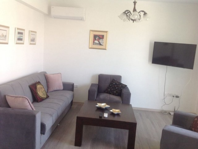 Girne merkezde satılık 1+1 daire 