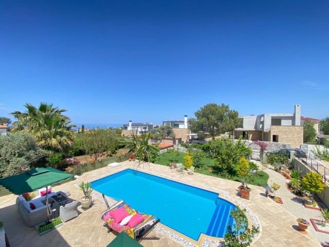 VILLAS FOR SALE IN KYRENIA ** 