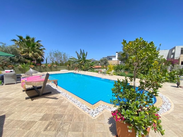 VILLAS FOR SALE IN KYRENIA ** 