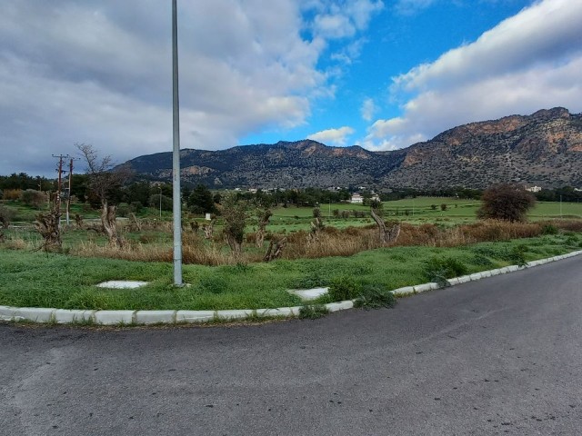 Türkische Kokanli Land Zum Verkauf In Kyrenia Bosporus ** 