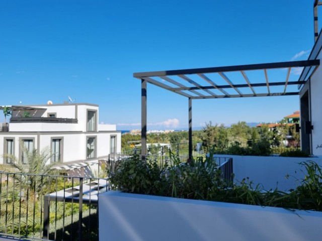 Kyrenia / Alsancak 2 + 1 Penthouse Mit Terrasse Zu Verkaufen ** 