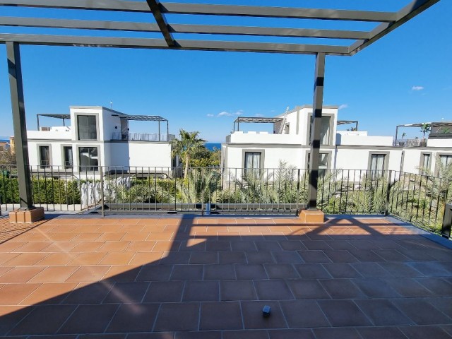 Kyrenia / Alsancak 2 + 1 Penthouse Mit Terrasse Zu Verkaufen ** 