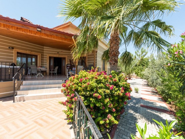 Bungalow Zum Verkauf Mit 5+1 Pool In Alsancak ** 