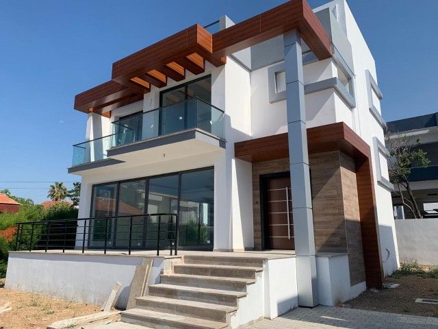 3+1 Villa In Gehweite Zum Meer In Kyrenia Alsancak ** 