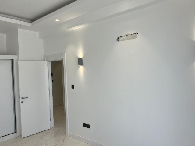 An Inexpensive 2 + 1 Unmissable Apartment in Kyrenia Alsancak ** 