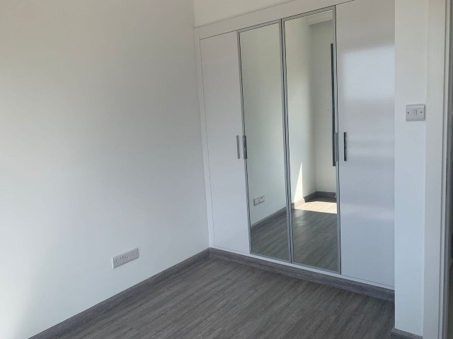 2+1 Wohnung Zum Verkauf In Gehweite Von Kyrenia Alsancak Meer ** 