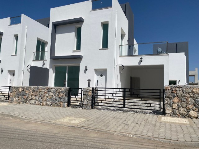 2+1 Twin Villas With Communal Pool In Karşiyaka Kyrenia (500 M From The Sea)