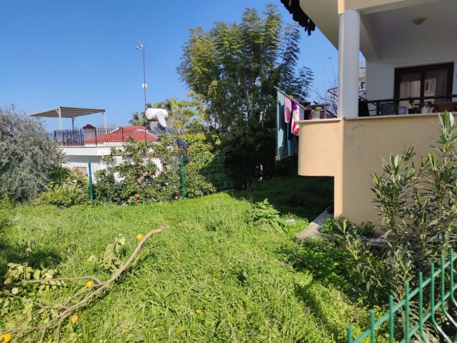 Teilmöblierte 3+1-Wohnung mit privatem Gartenbereich im Erdgeschoss zum Verkauf in Lapta