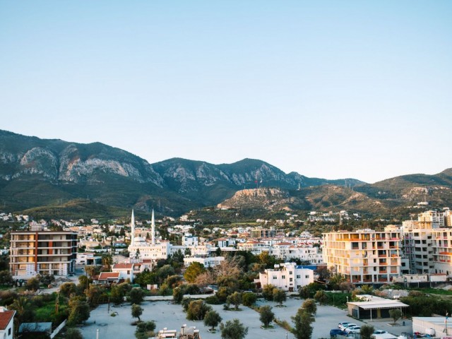 Komplett möbliertes 3+1-Duplex-Penthouse mit herrlicher Aussicht zum Verkauf in Karakum, Kyrenia