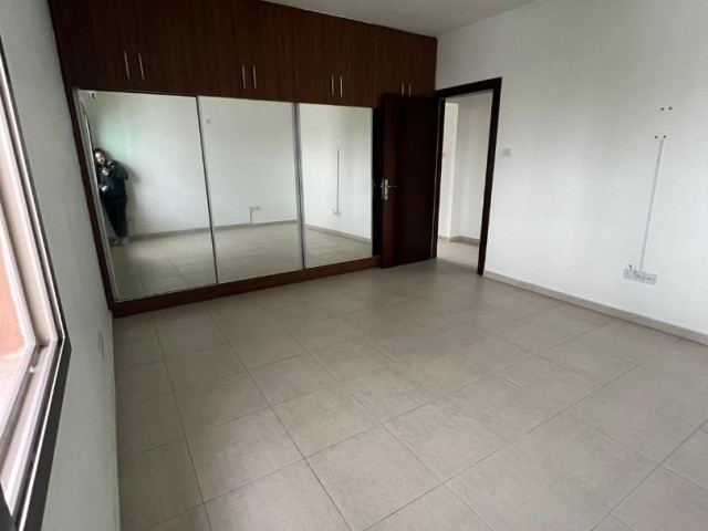 GÖNYELİ DE MUHTEŞEM KONUMDA SATILIK 2+1 PENTHOUSE