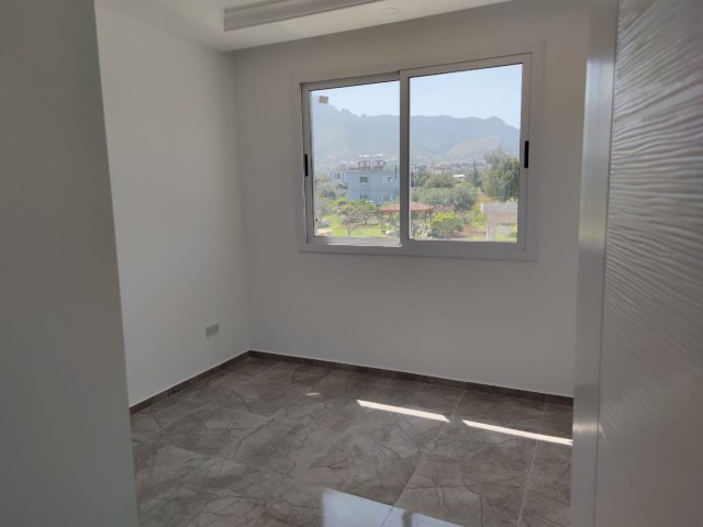 Neue 3+1 Wohnung mit Meerblick-Terrasse zu vermieten in Karsiyaka in Gehweite zum Meer