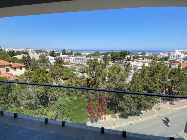 3+1 Flat With Sea View In A Building With Elevator In The Center Of Kyrenia