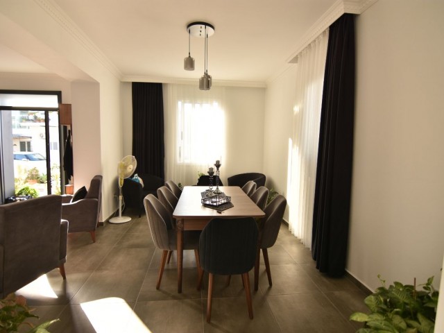 North Cyprus Gi̇rne Alsancak 5+2 Detached Apartment For Sale