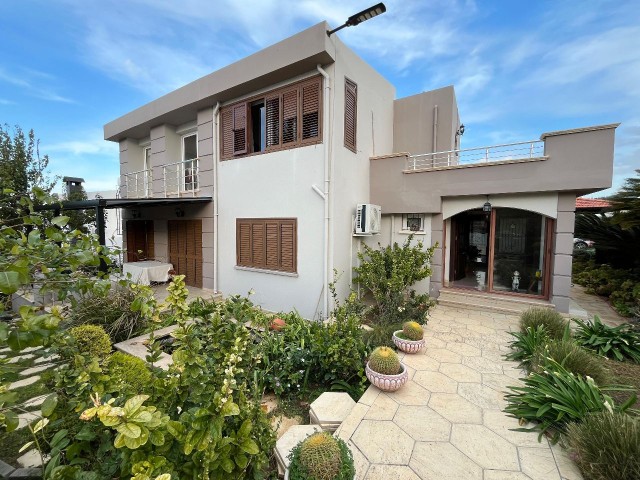 Unique 3+2 Detached Villa With Breathtaking Views In Girne Çatalköy