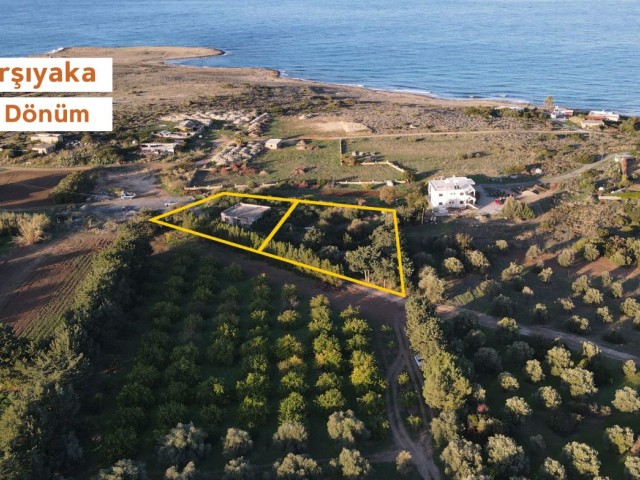 A total of 2.7 decares (3612 m²) of land in Karşıyaka!