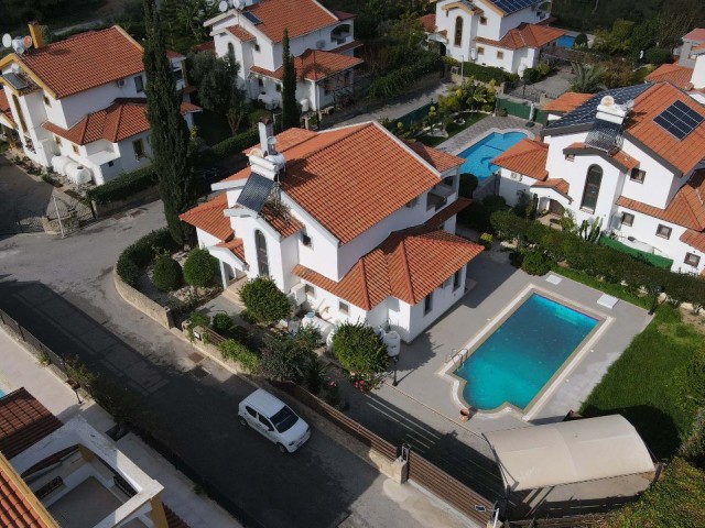 4+1 Luxusvilla mit herrlichem Berg- und Meerblick in Edremıt, Kyrenia