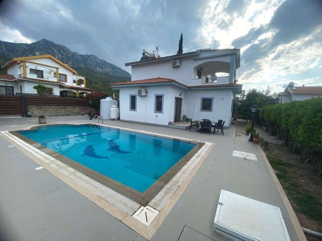 4+1 Luxusvilla mit herrlichem Berg- und Meerblick in Edremıt, Kyrenia