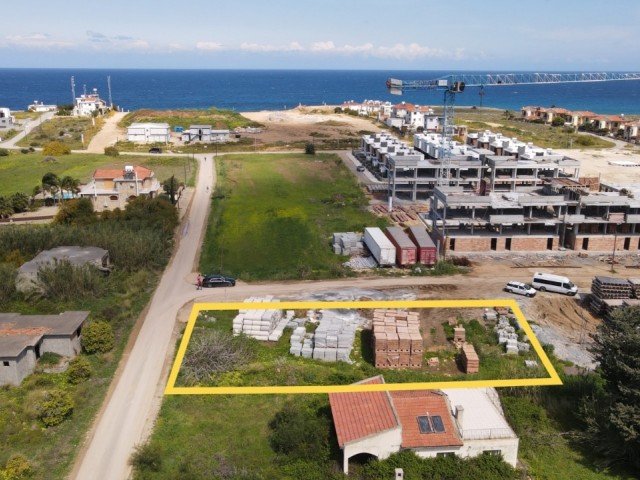 1171 m² Land for Sale in Karşıyaka