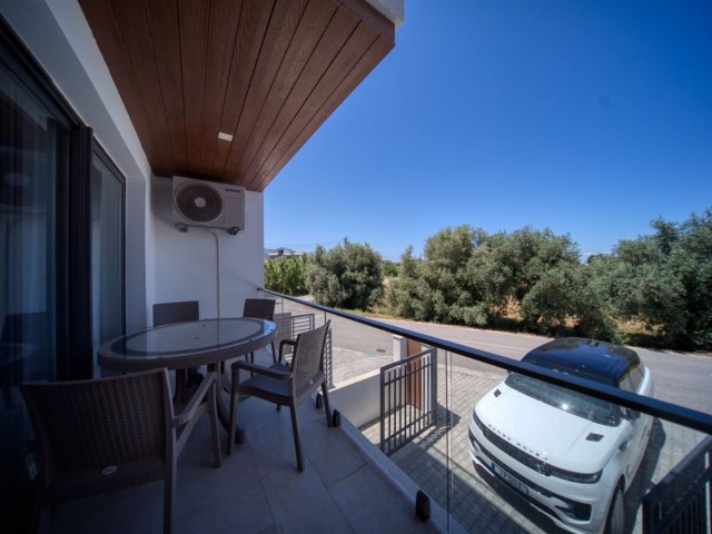 Kyrenia Olive Grove 3+1 Triplex-Villa mit Terrasse