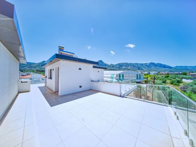 Kyrenia Olive Grove 3+1 Triplex-Villa mit Terrasse