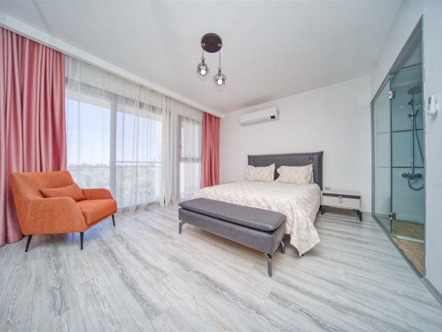 Girne Zeytinlik Teraslı 3+1 Triplex Villa