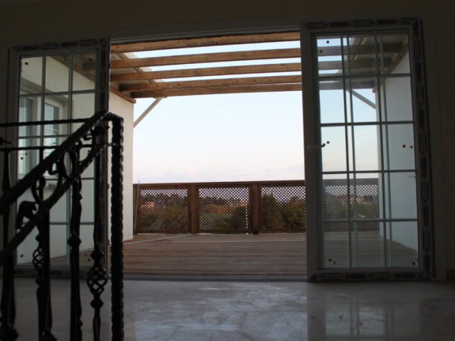 Brand new project – Elegant 3 bedroom Villa – Karsiyaka / Lapta boarder seaside.