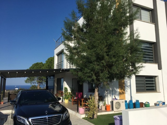 Villa For Sale in Girne Merkez, Kyrenia